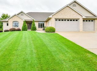 912 Lexington Way, Waunakee, WI 53597