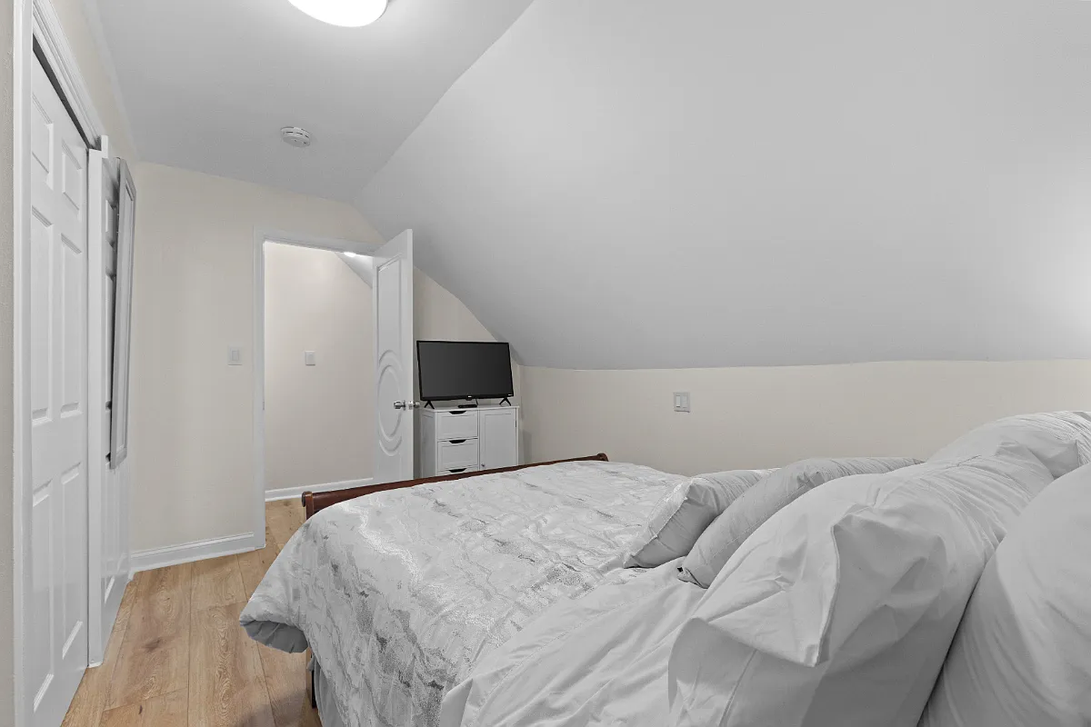 404 McArthur Dr — Photo 1