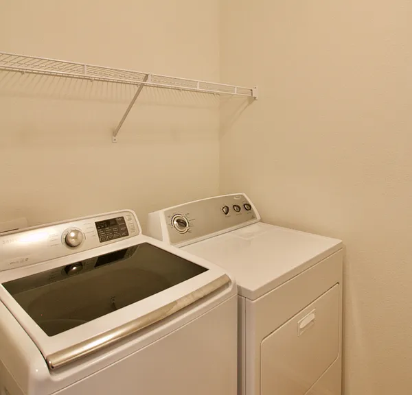 2633 Milton Ln — Photo 19