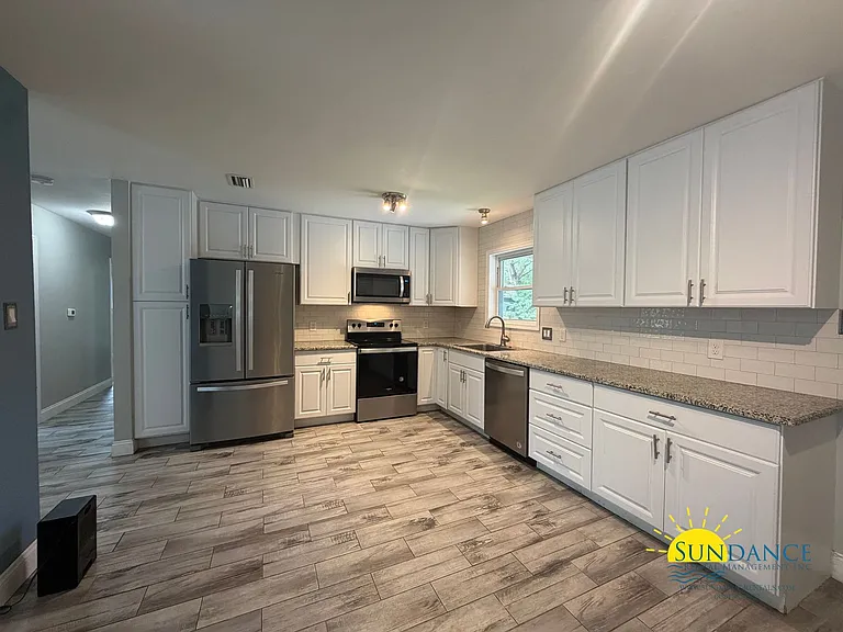 219 Pilgrim Ave — Photo 6