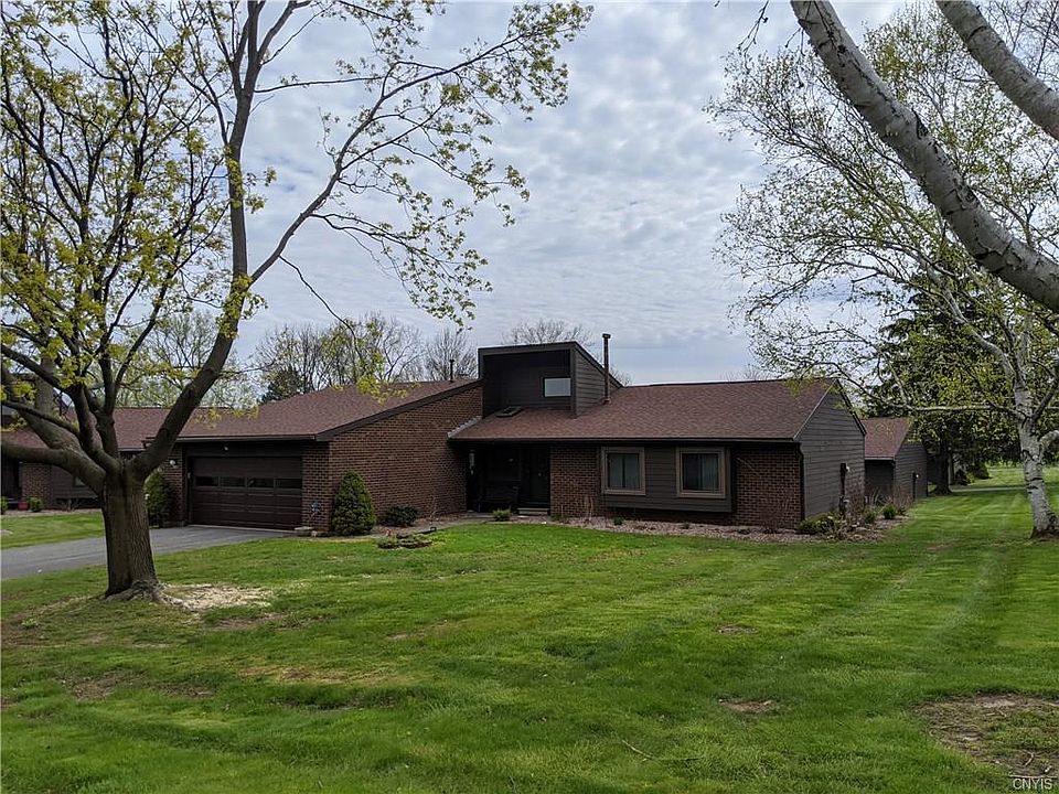 1st image of 797 Fairway Cir