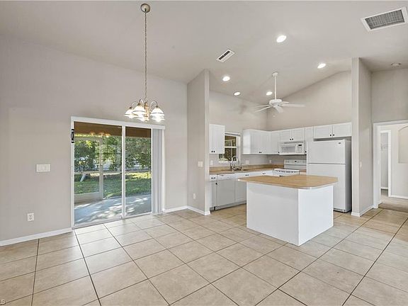 4th image of 2046 NW 7th Ter