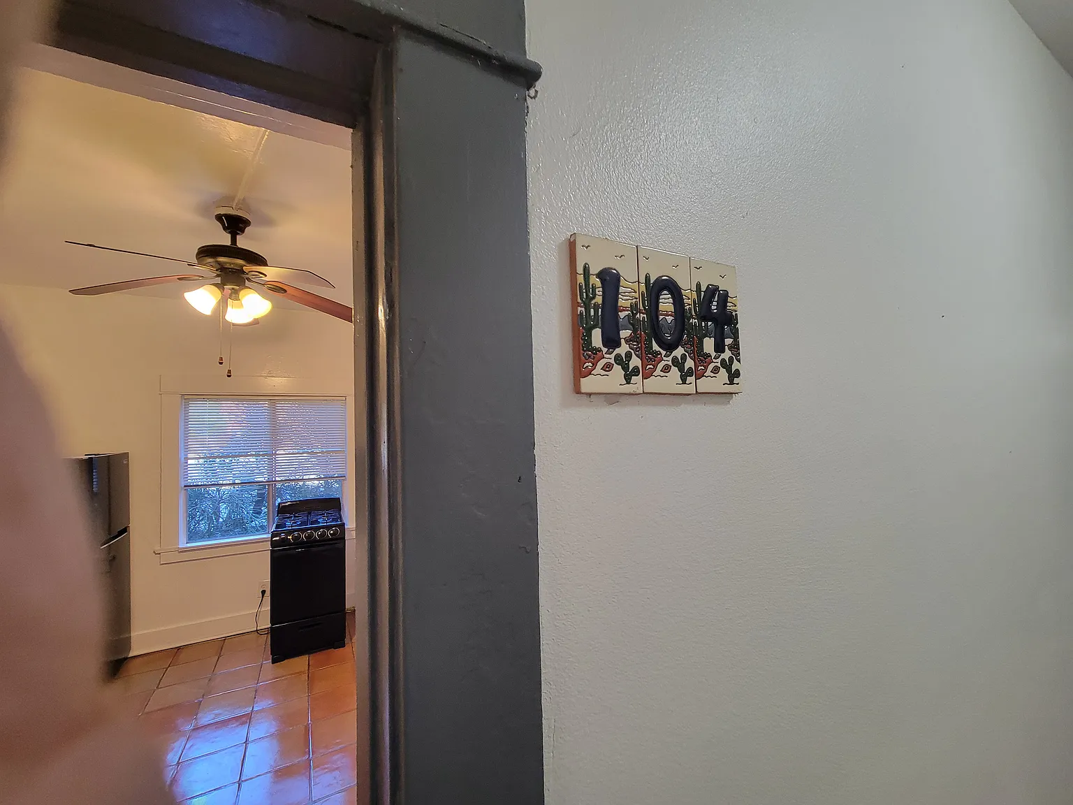 Studio, 400 sqft, $1,725 — Photo 4
