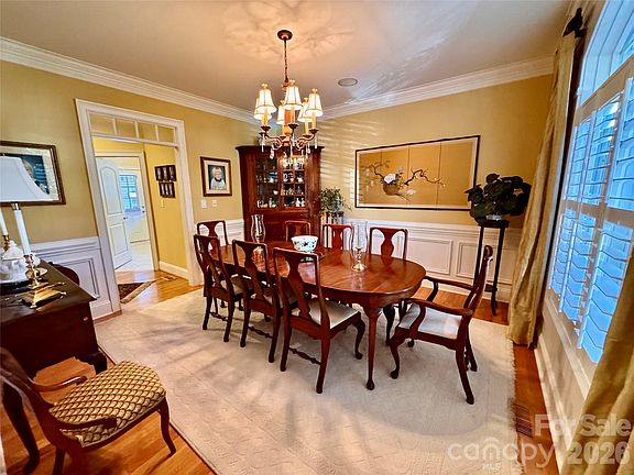 4th image of 2909 Donegal Dr