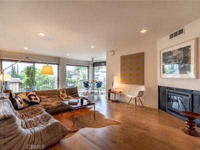 2260 N Cahuenga Blvd APT 304, Los Angeles, CA, 90068