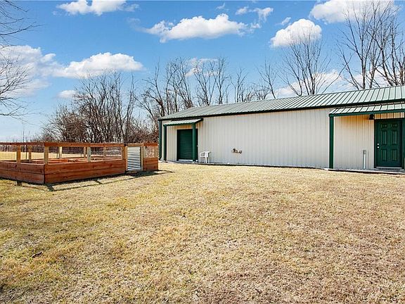 4th image of 1775 NW 660th Rd