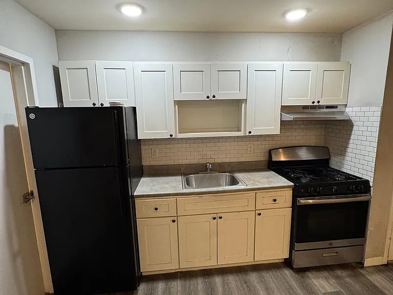 169 16th Ave #301 — Photo 3
