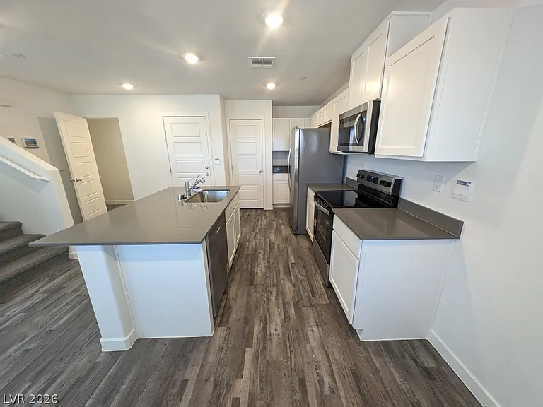 484 Golden Myna Ave — Photo 9
