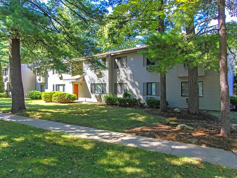 Fairwood — Photo 15