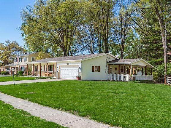 3rd image of 4892 Fairway Oaks Dr