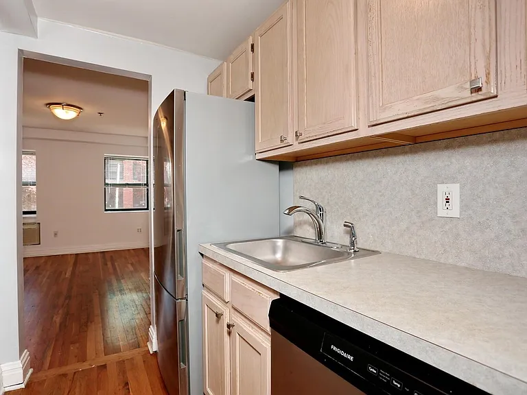 461 4th St #1W — Photo 9