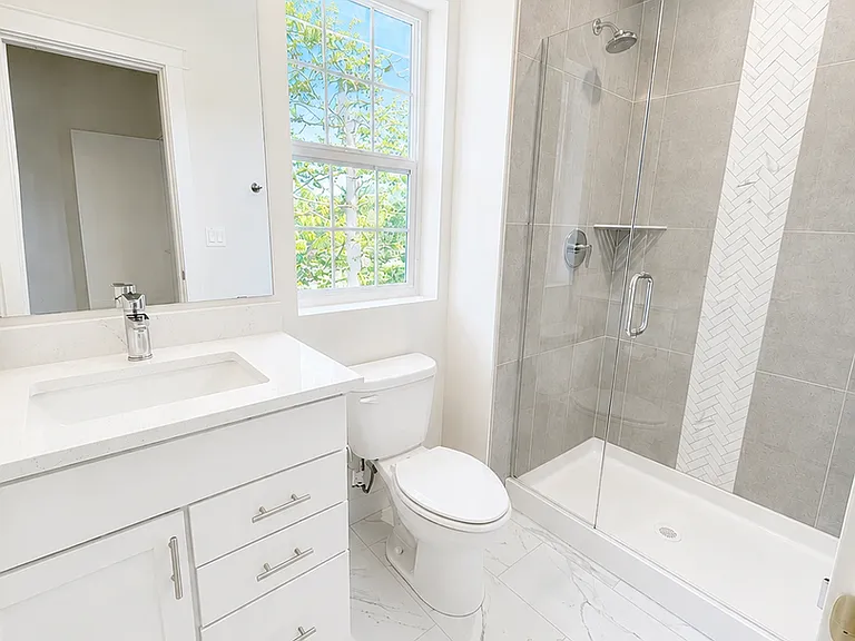 334 9th Ave SE #B-7 — Photo 11