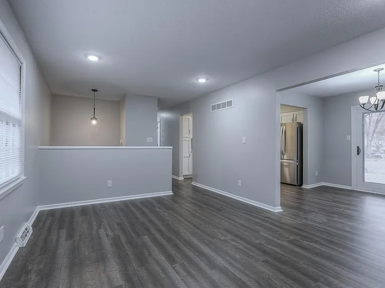 6725 NW Hilldale Dr — Photo 7