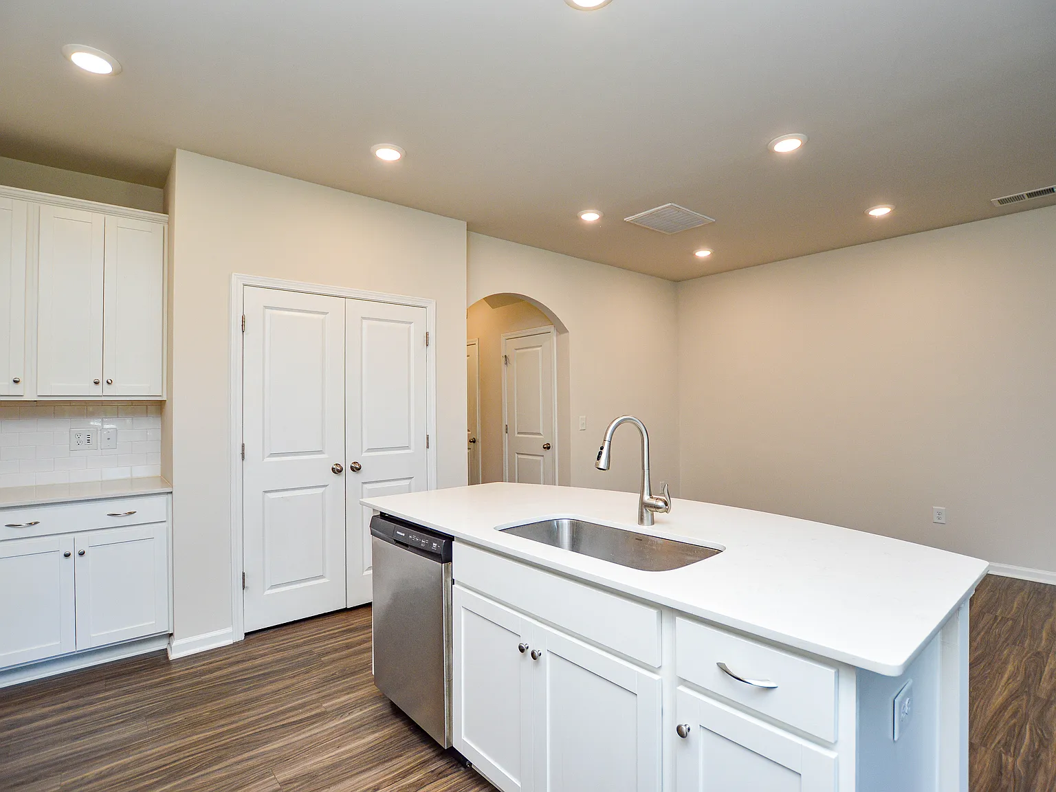 3 bed, 2.5 bath, 1771 sqft, $2,550 — Photo 4