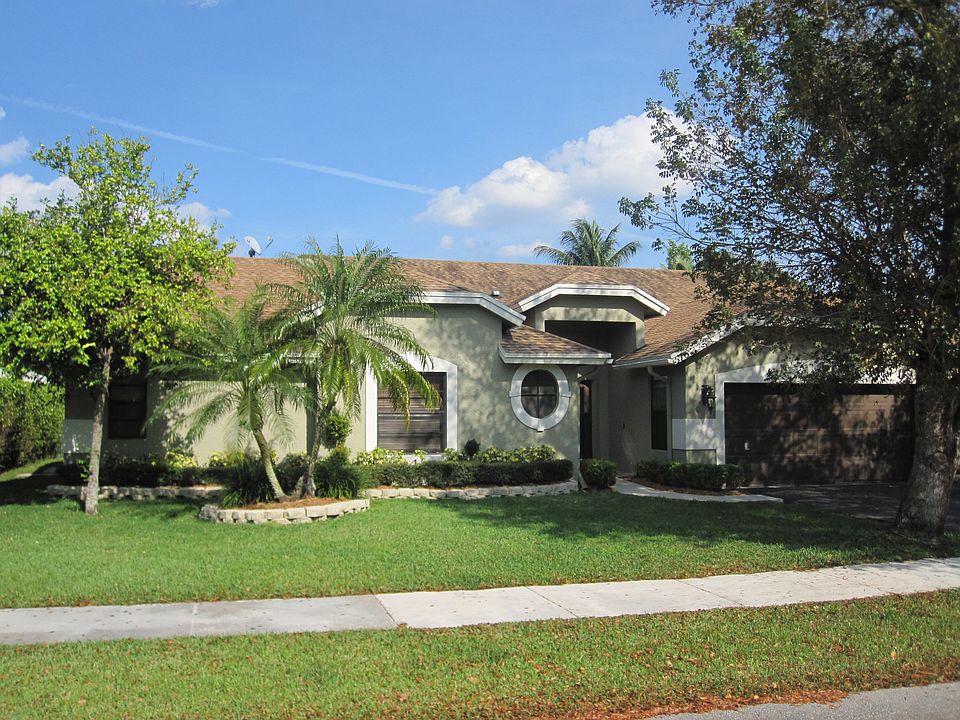 1st image of 5162 NW 51st Ave