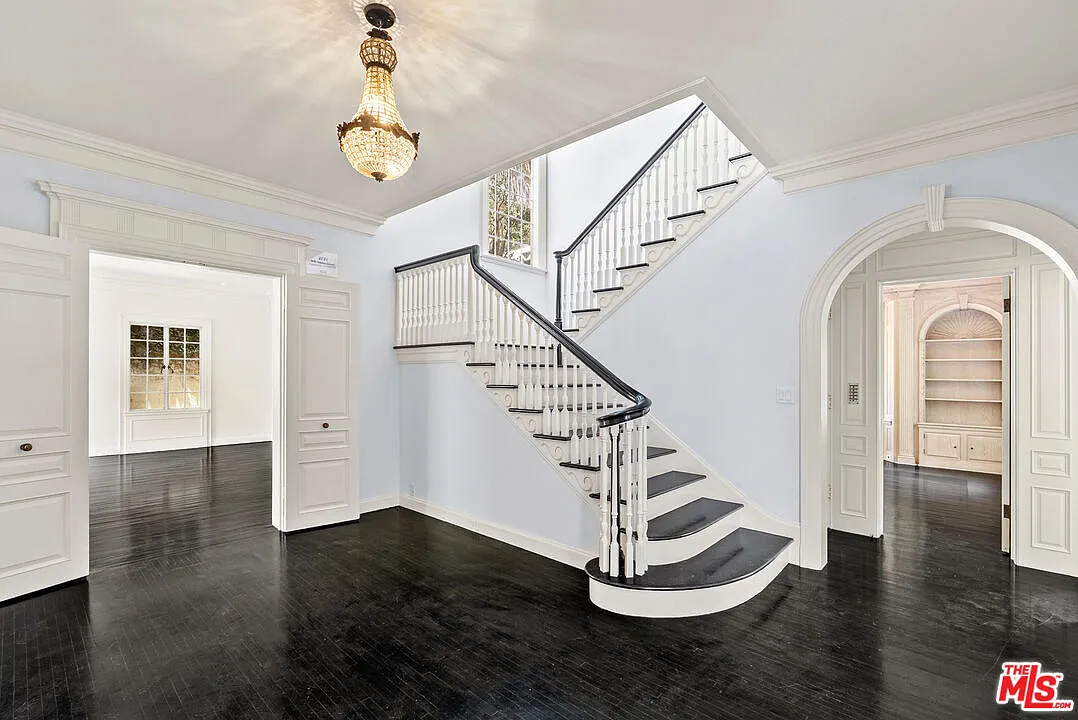 4 bed, 5.5 bath, 4346 sqft, $19,500 — Photo 4