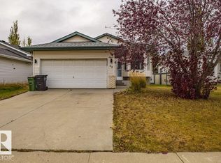 52 Jefferson Rd NW, Edmonton, AB T6L 6R9