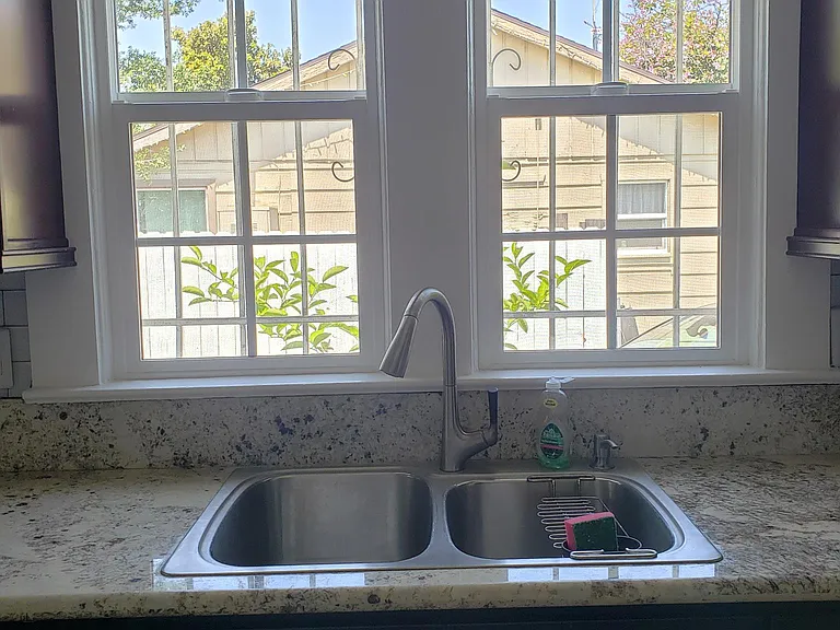 653 Washington Ave — Photo 6