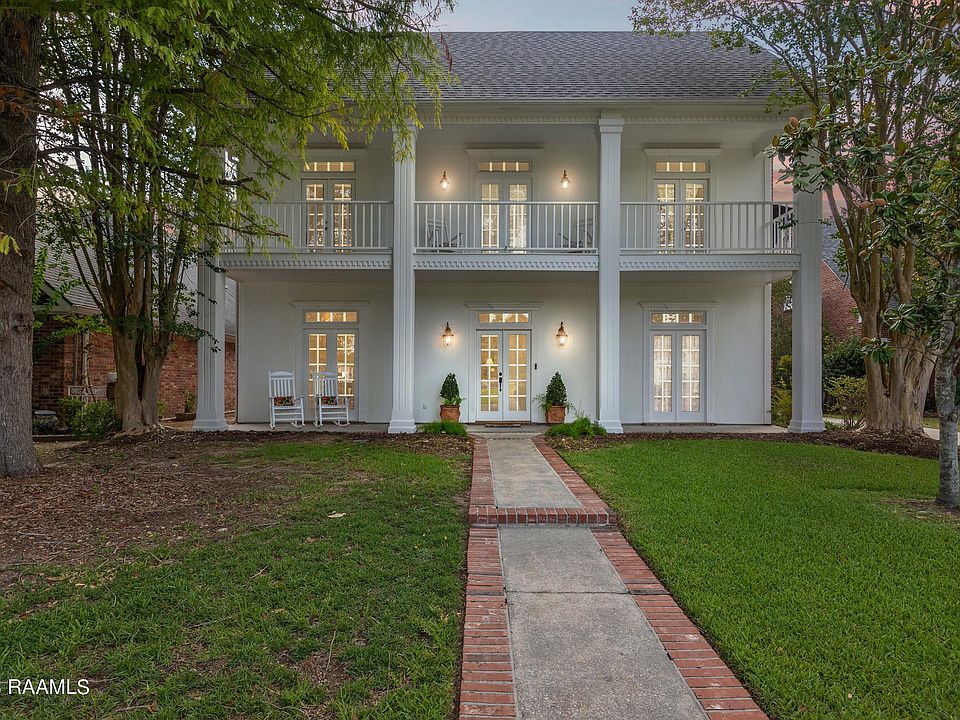 1st image of 102 Villere Cir