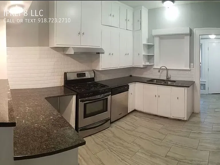 2204 E 14th St — Photo 1