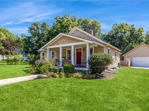 4765 Falmouth St, Roeland Park, KS 66205