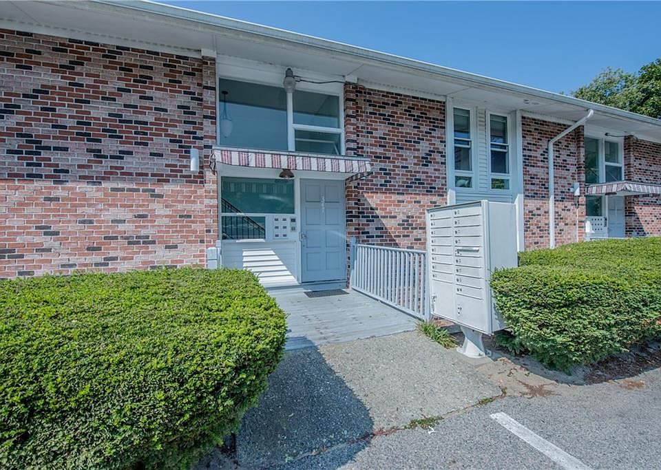 347 Main Rd Tiverton, RI, 02878 Apartments for Rent Zillow