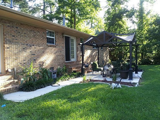 2nd image of 2506 Helene Ln