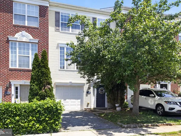 2595 Emerson Dr, Frederick, MD 21702