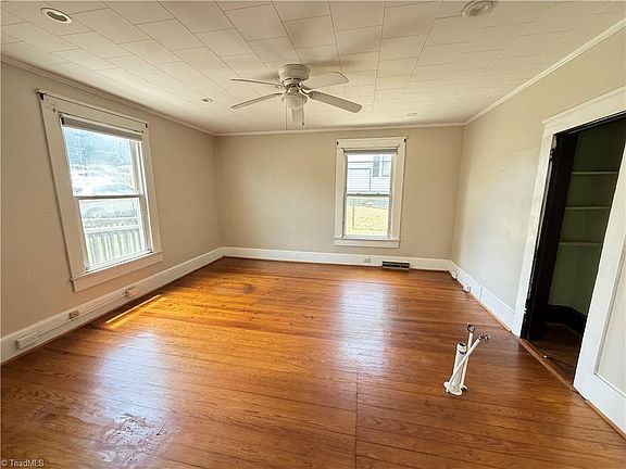 5th image of 308 Upton St