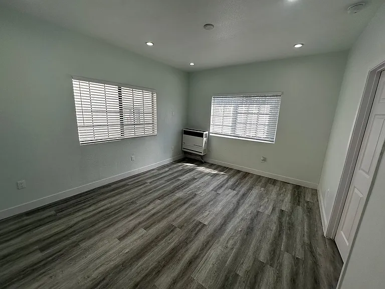 Michigan Avenue Apartments — Photo 126