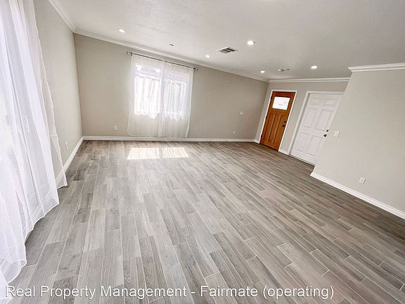 4th image of 15745 Hayland St #10502717