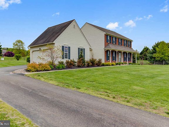 2nd image of 176 Darlington Cir