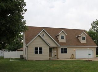 410 Columbus Rd, Streator, IL 61364