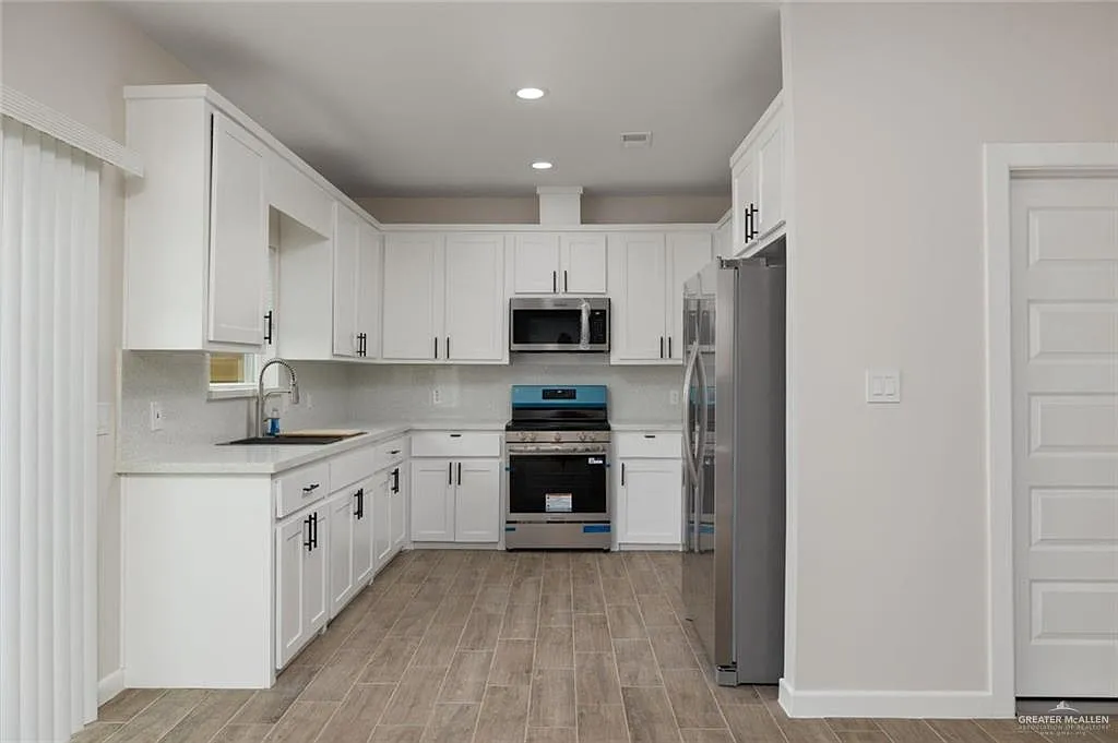 2 bed, 2.5 bath, 1294 sqft, $1,500 — Photo 2