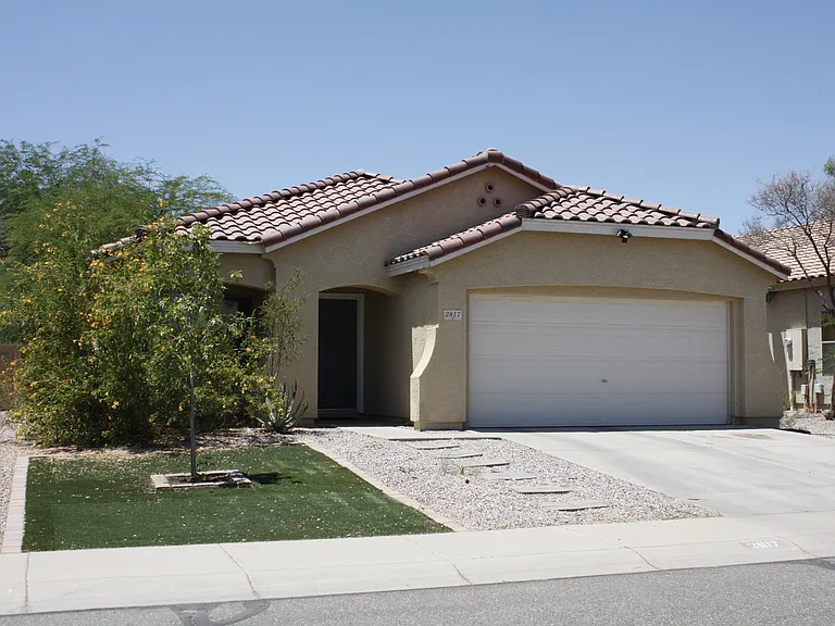 2817 W Silver Creek Ln — Photo 1