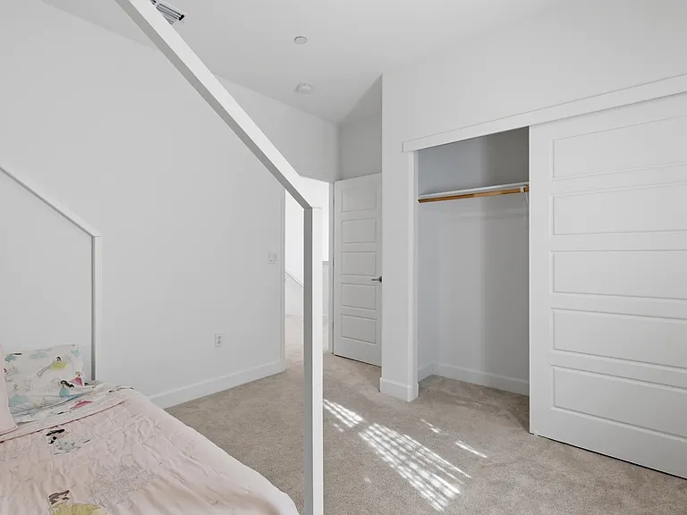 1582 Levy St — Photo 10
