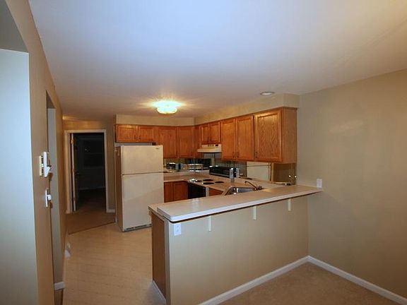5th image of 12 Georgian Ln APT B