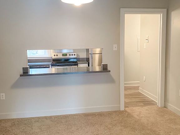 5th image of 104 E Clay St APT A