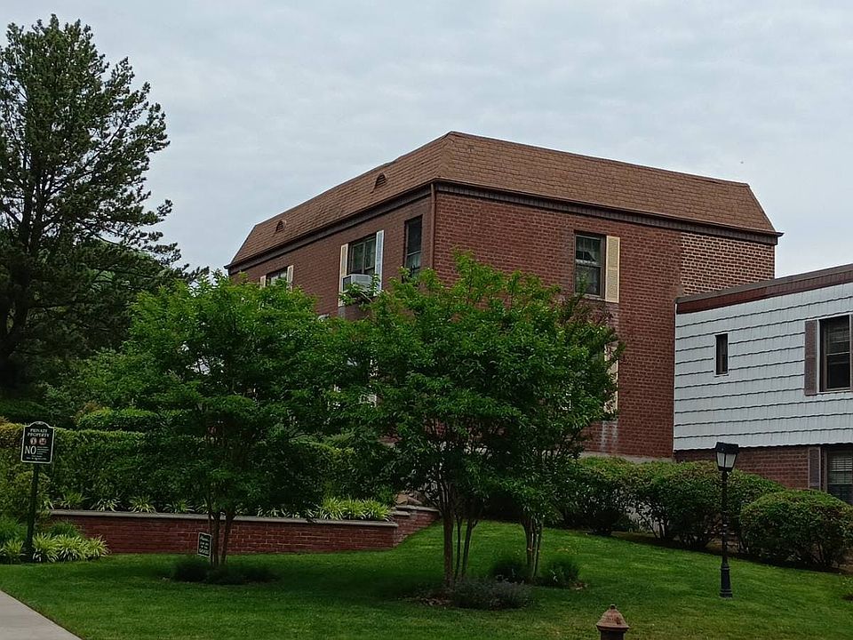 2nd image of 7085A Park Dr E #A