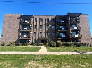 7945 S Oketo Ave APT 408, Bridgeview, IL 60455