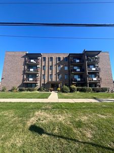 7945 S Oketo Ave APT 408, Bridgeview, IL, 60455