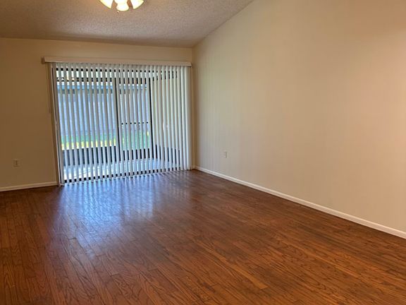 2nd image of 2905 Prince Oak Ct