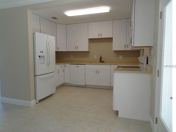 3rd image of 931 Dupont Ave
