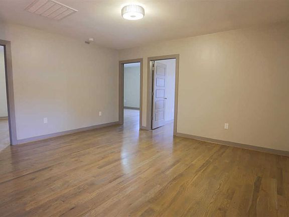2nd image of 2226A Foster Ave