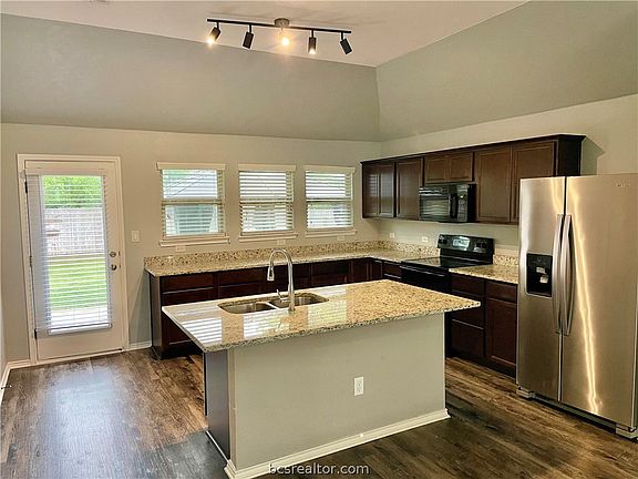 4th image of 2554 Elkhorn Trl