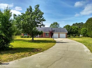 6768 Country Downs Dr, Hope Mills, NC 28348