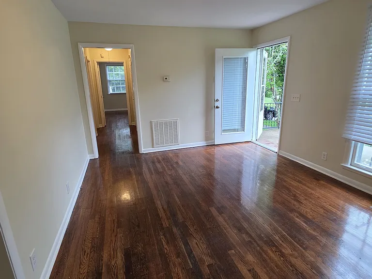 1036 Due West Ave N — Photo 3