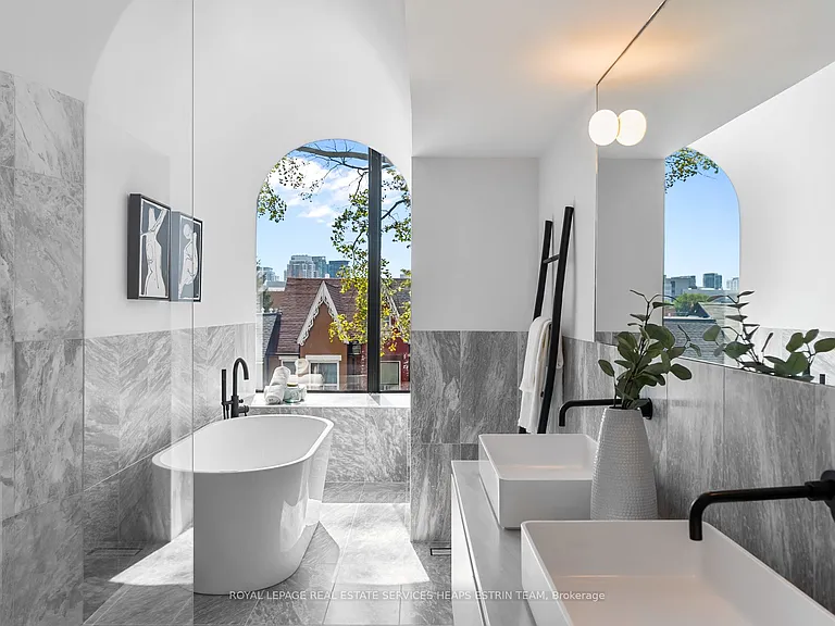 44 Foxley St — Photo 16