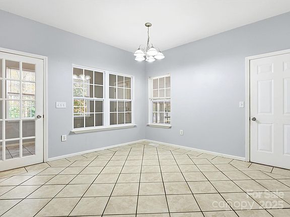 5th image of 3402 Continental Dr