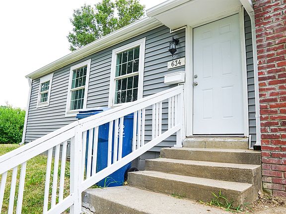 3rd image of 630 W 41st St #8689179